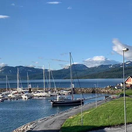 Villaer House In Finnsnes